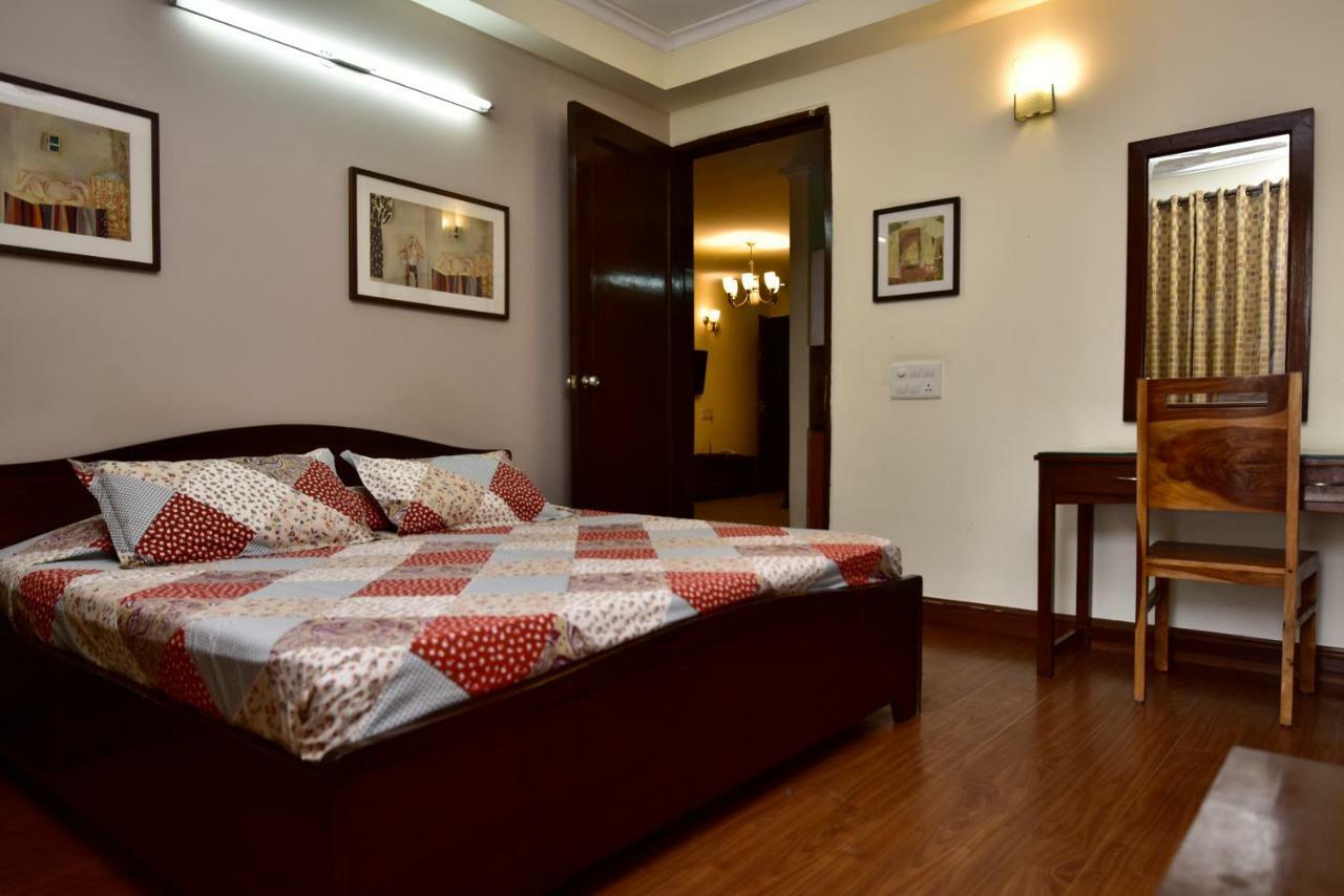 2Bhk Comfortable Furnished Serviced Apartments In Hauz Khas - Woodpecker Apartments New Delhi Luaran gambar