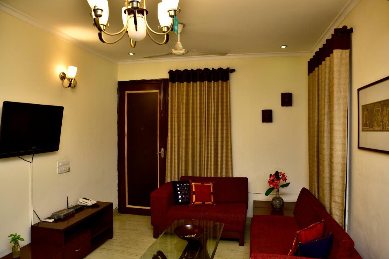 2Bhk Comfortable Furnished Serviced Apartments In Hauz Khas - Woodpecker Apartments New Delhi Luaran gambar