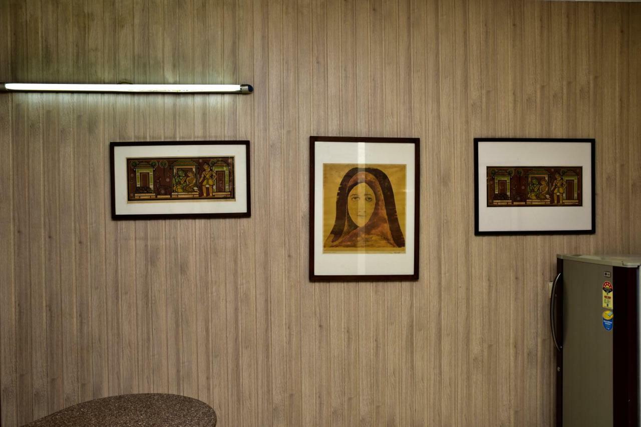 2Bhk Comfortable Furnished Serviced Apartments In Hauz Khas - Woodpecker Apartments New Delhi Luaran gambar
